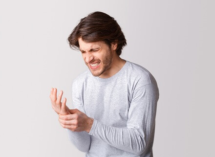 Boxer's Fracture: Causes, symptoms, diagnosis and treatment of 5th metacarpal neck fractures