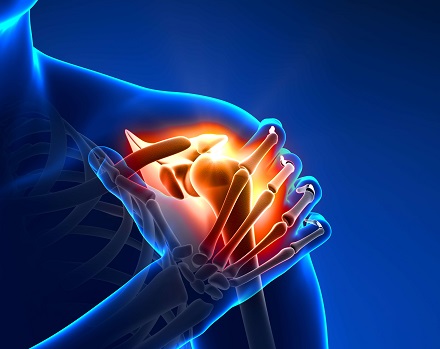 Burning shoulder pain may be caused by pain in the shoulder, or it may be referred from the neck. Find out about the causes, symptoms, diagnosis and treatment of burning shoulder pain. Burning shoulder pain may be caused by pain in the shoulder, or it may be referred from the neck. Find out about the causes, symptoms, diagnosis and treatment of burning shoulder pain.