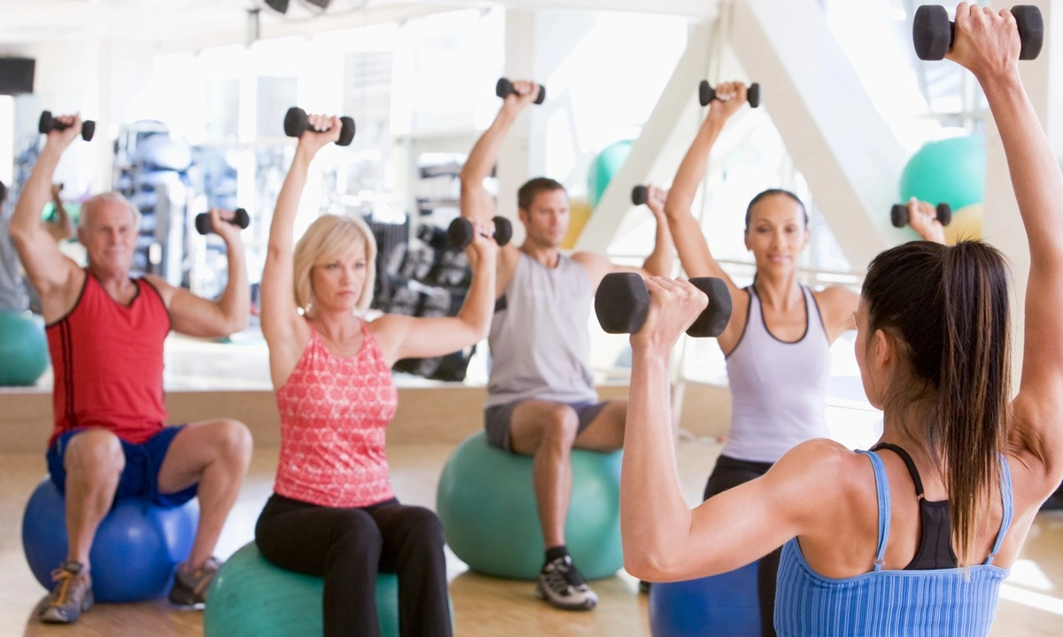 Should You Exercise When It Hurts? A Guide To Exercising With Shoulder and Arm Pain Should You Exercise When It Hurts? A Guide To Exercising With Shoulder and Arm Pain