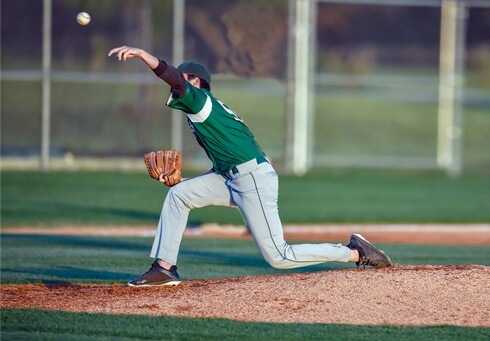 UCL Injury Elbow: Causes, symptoms, diagnosis and treatment of Tommy John injury causing inner elbow pain UCL Injury Elbow: Causes, symptoms, diagnosis and treatment of Tommy John injury causing inner elbow pain